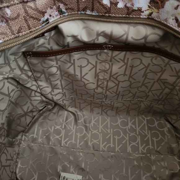 New Calvin Klein tote. Beautiful floral pattern. Perfect for Easter,Spring. - Picture 3 of 5